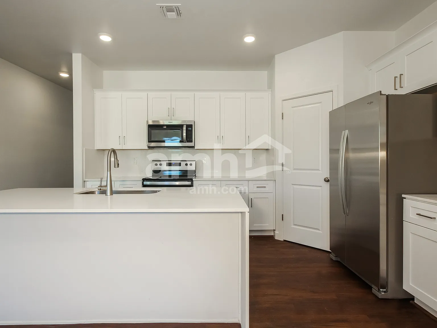 3 bed, 2.0 bath, 1760 sqft, $2,525 — Photo 3