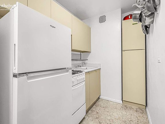 4th image of 245 E 24th St APT 6B