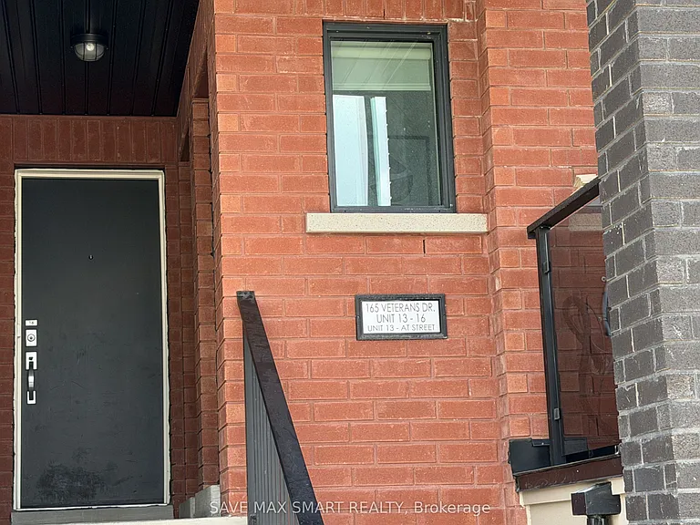 165 Veterans Dr #15 — Photo 3