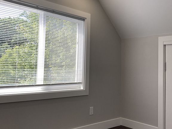 5th image of 1229 Sorin St