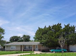 129 N Main St, Hugoton, KS 67951