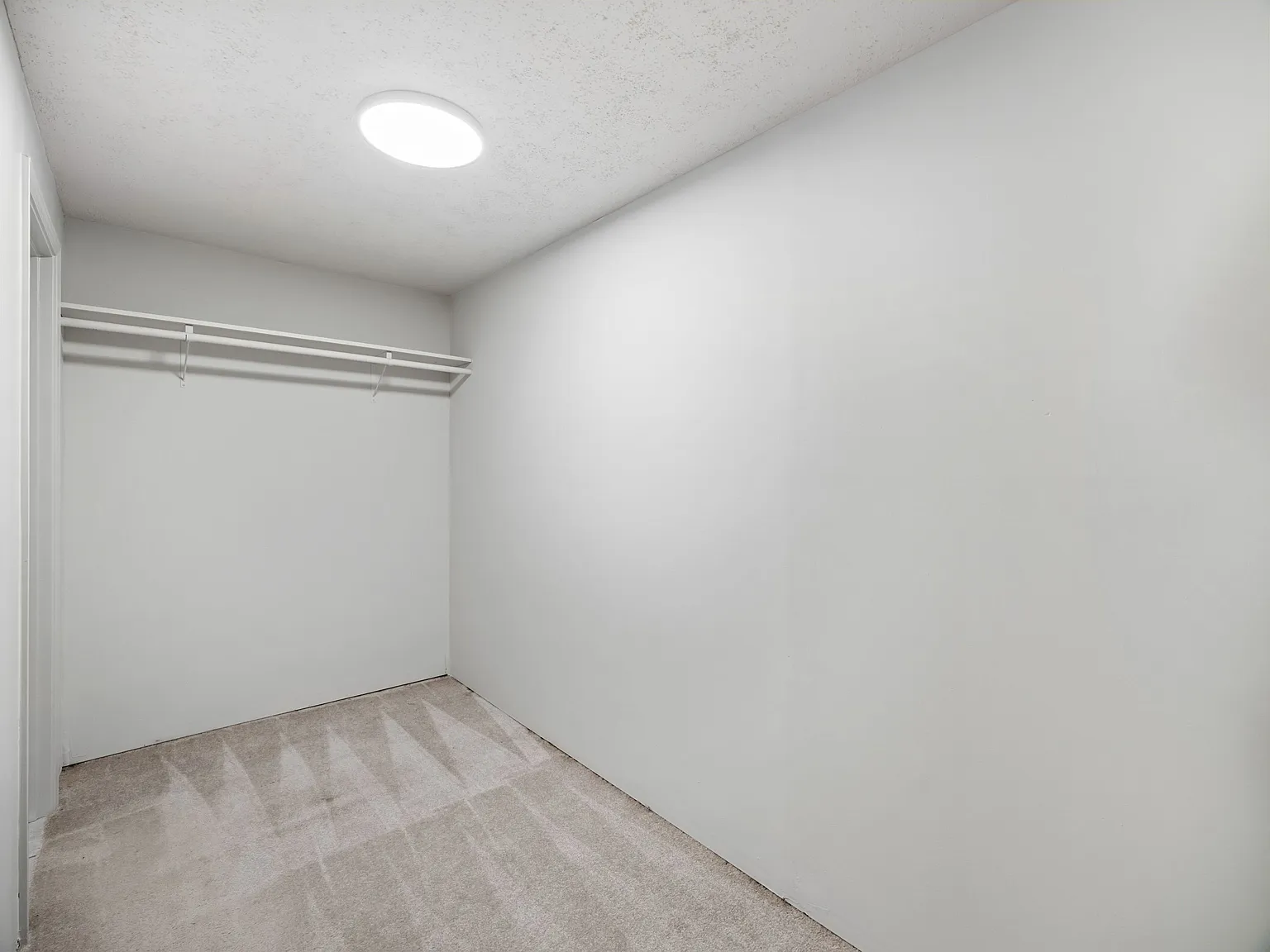 1 bed, 1.0 bath, 900 sqft, $1,750 — Photo 2