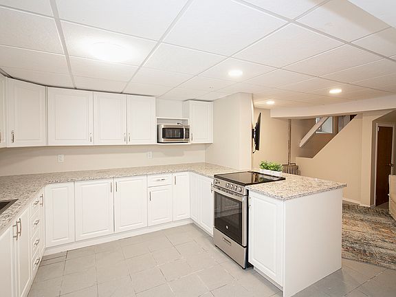 3rd image of 739 Wolseley Ave Unit 3