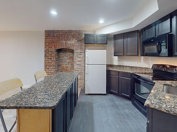 2nd image of 3141-3143 N St NW Unit B