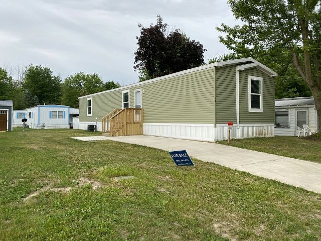1st image of 36 Quarry Hill Est #36