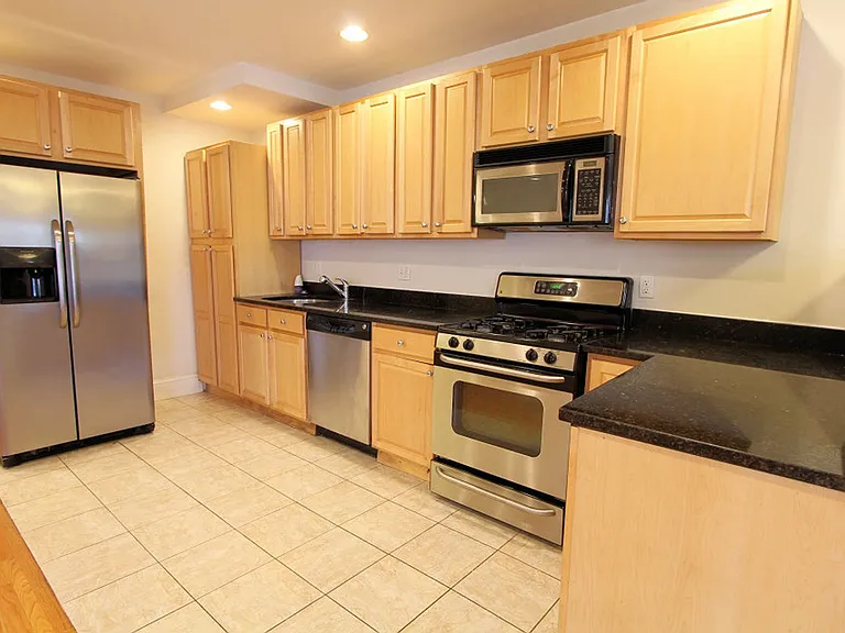 25 Aspinwall Ave #1C — Photo 16