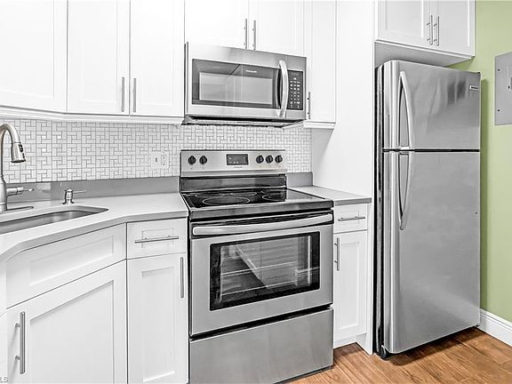 3rd image of 806 Sky Pine Way # B3