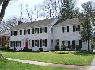 109 Touraine Rd, Grosse Pointe Farms, MI 48236