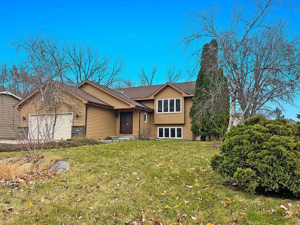 1st image of 17446 Goldenview Ave