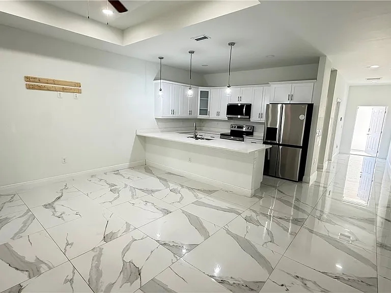 508 Bell Blvd S — Photo 2