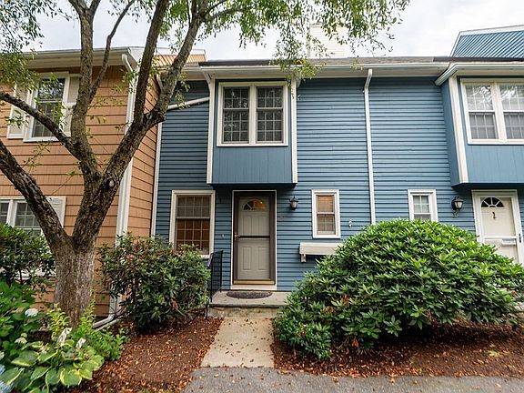 2nd image of 21 Capstan Way #37