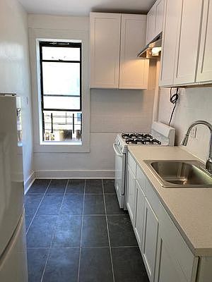 5th image of 2540 Ocean Ave #B