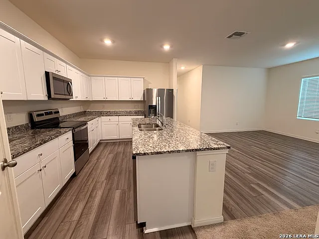 4 bed, 3.0 bath, 1918 sqft, $1,950 — Photo 4