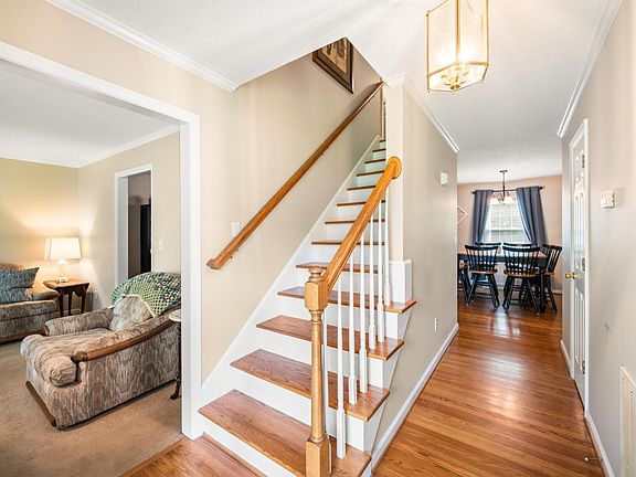 5th image of 1030 Briar Ridge Pl