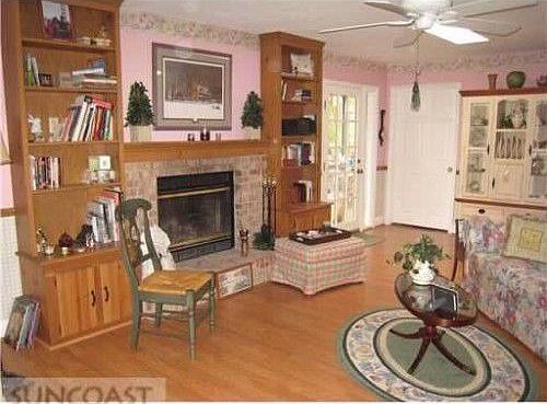 4th image of 1418 Canterbury Dr