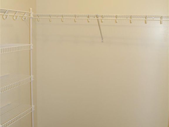 5th image of 3525 Foxtail Ct