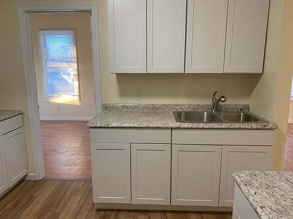 4th image of 227 Hillside Ave #6