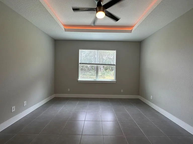 207 Begonia Ln — Photo 5