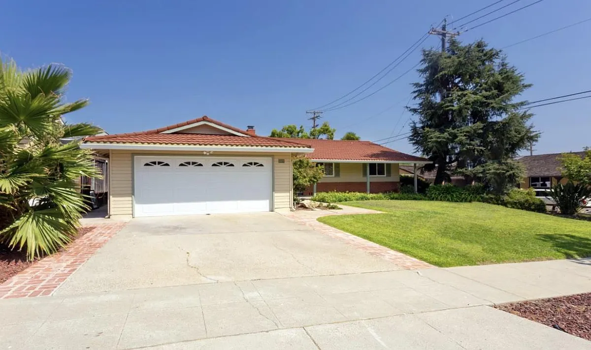 Building Photo - 1221 Diablo Way