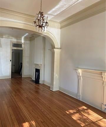 3rd image of 5607 Annunciation St