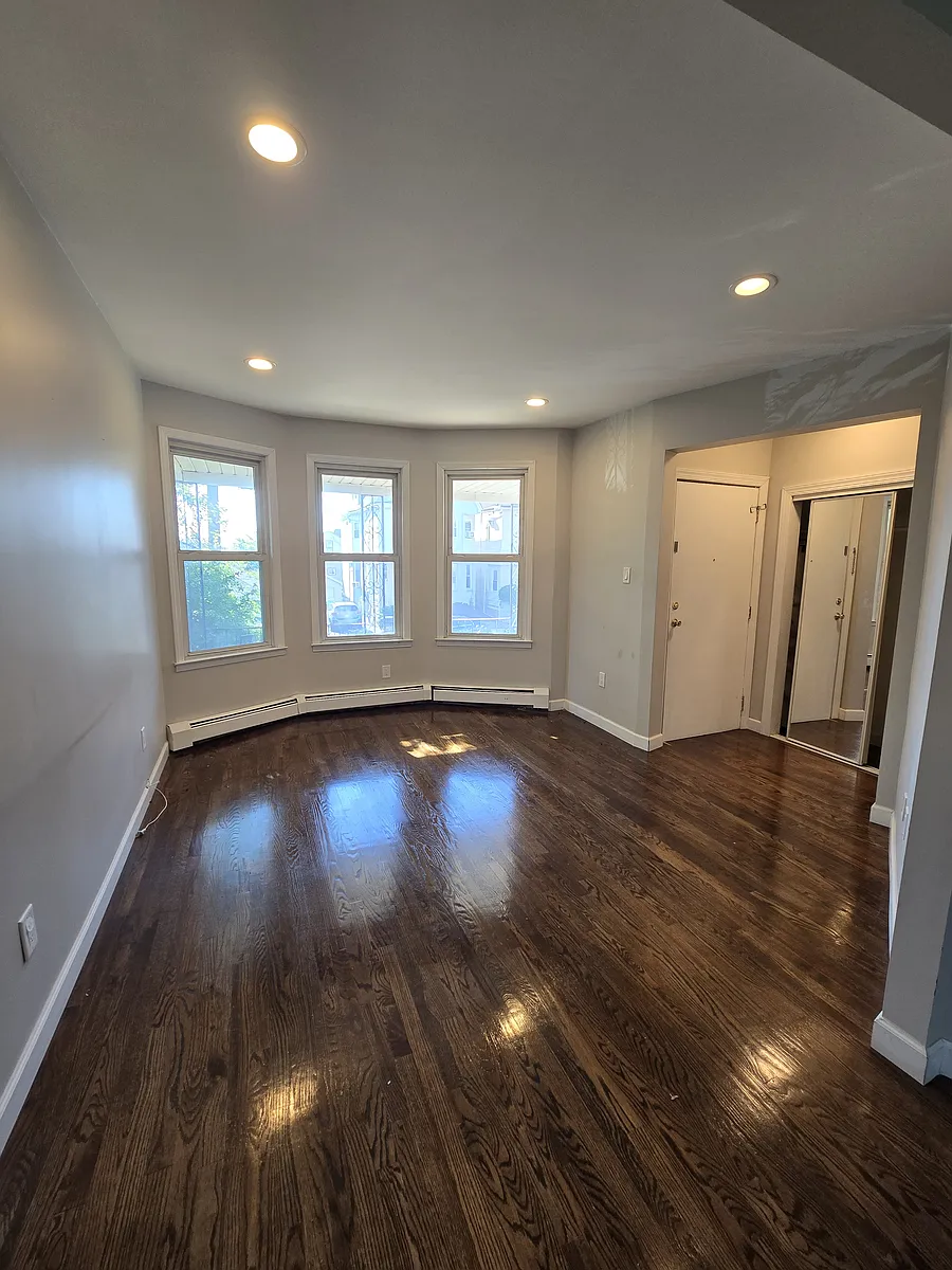 Building Photo - 229 Brighton Ave #1
