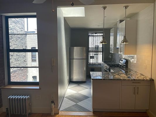 1st image of 1357 Pacific St APT 4L