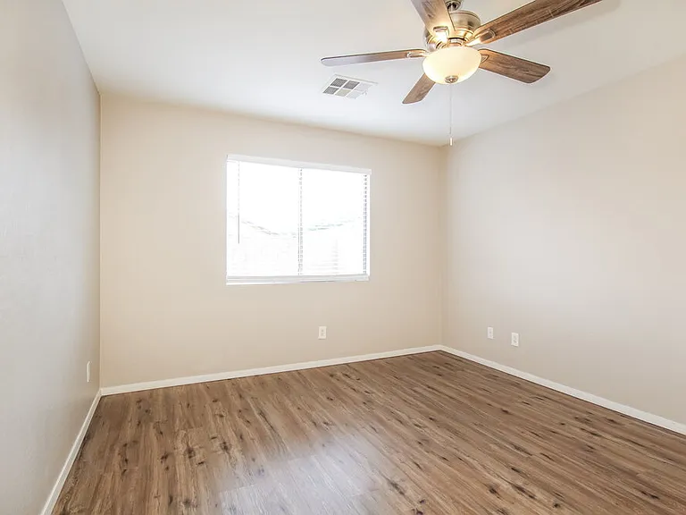 14841 W Redfield Rd — Photo 7