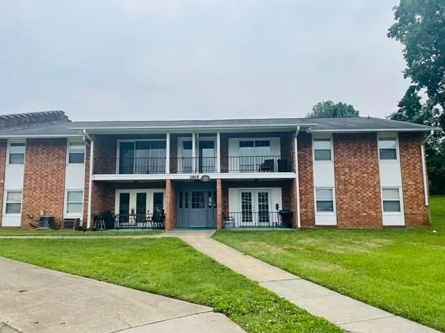 2819 N Ohenry Blvd #B