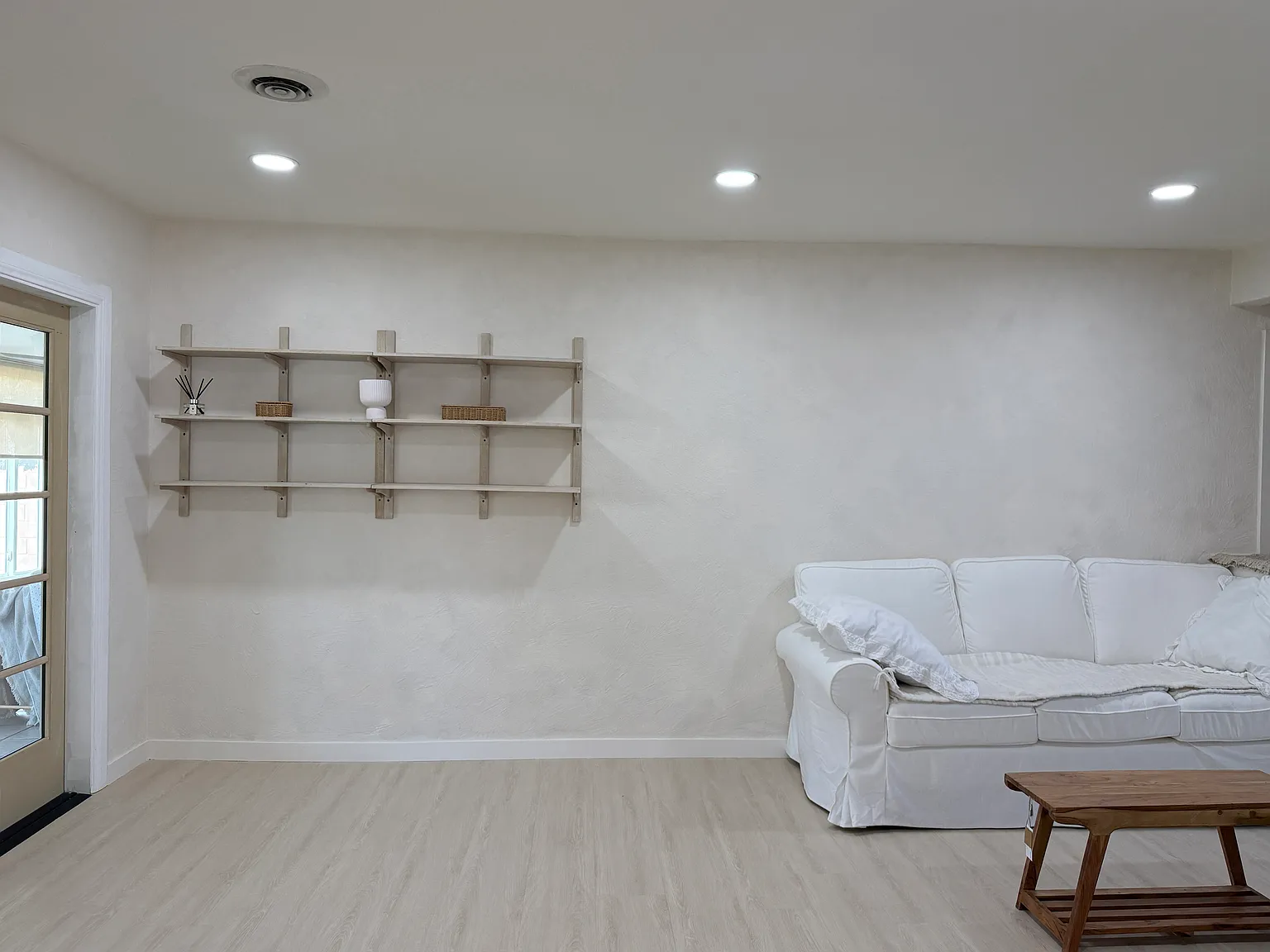 3 bed, 1200 sqft, $4,499 — Photo 3