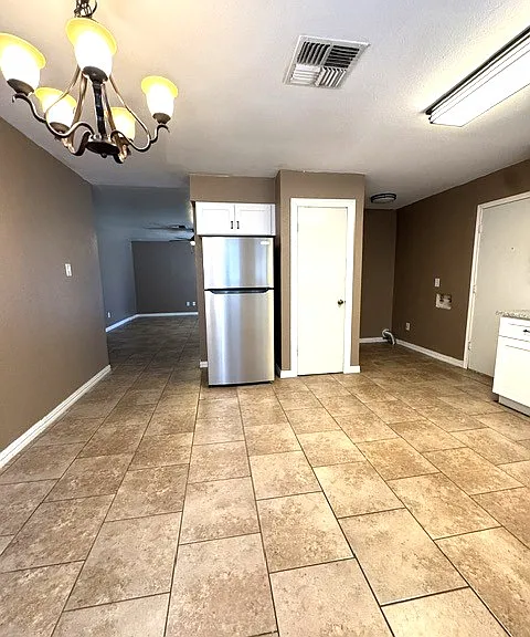 2353 Palm Dr — Photo 5