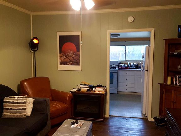 4th image of 10 Virginia Ave