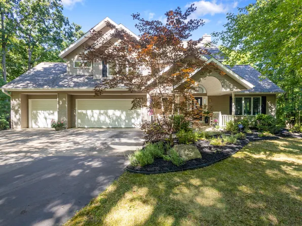 254 Spruceview Dr, Plainwell, MI 49080