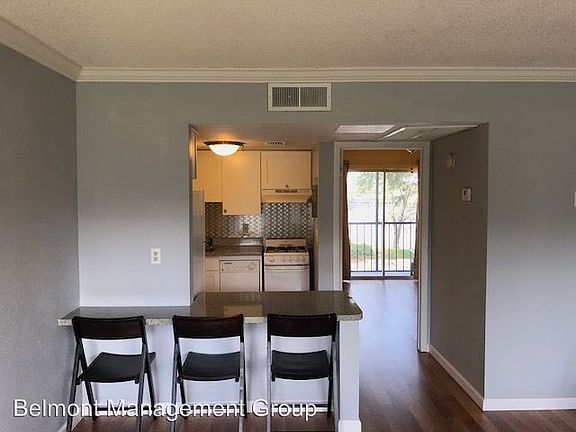 3rd image of 121 Oyster Bay Cir APT 250
