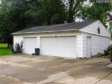 5th image of 763 E Paige Ave