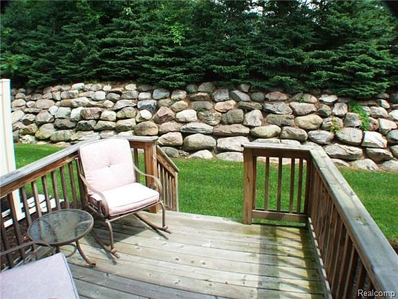 2nd image of 70 Millstone Ct