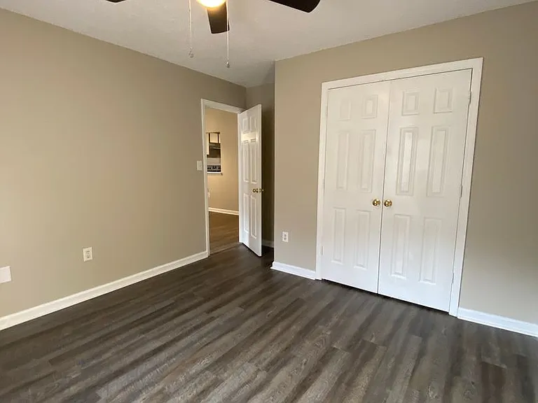 101 Cameron Ct — Photo 8