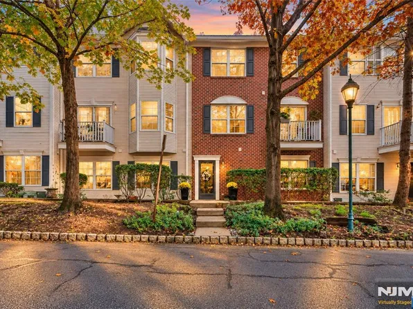 2089 Edward Court, Mahwah, NJ 07430