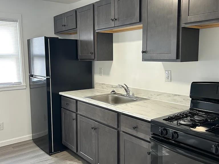 100-21C Midland Hts — Photo 4