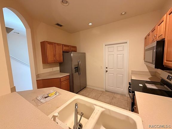 3rd image of 1586 W Spring Meadow Loop