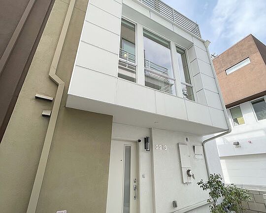 3rd image of 2213 Selig Dr