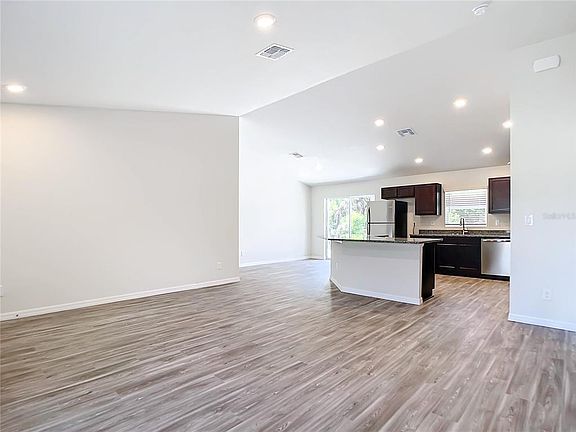 4th image of 14409 Chamberlain Blvd