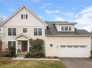 8 Gettysburg Rd, Southbury, CT 06488