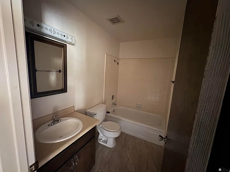 2155 S 14th Ave — Photo 25