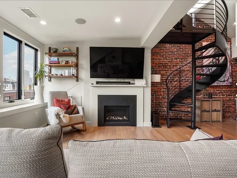 613 Tremont St #4 — Photo 4