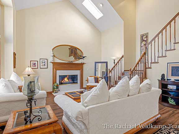 3rd image of 1526 Scott Creek Dr NE