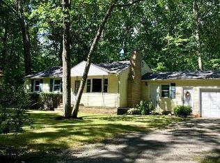 425 Log Rd, Smithfield, RI 02917