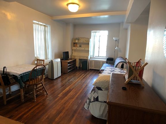 2nd image of 5 Tudor City Pl APT 927