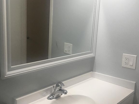 4th image of 225 Richfield Dr #32