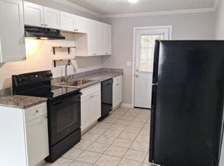 221 Greenbriar Dr APT B, Cedartown, GA 30125