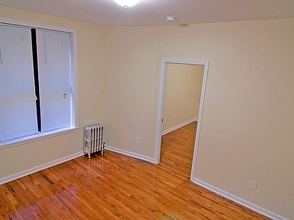 2nd image of 200 Bradhurst Ave APT 10